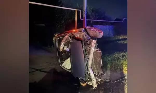 В Воронежской области 60-летний мужчина на Nissan вылетел с дороги и разбился