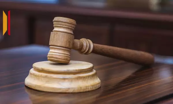 В Острогожске Воронежской области руководитель незаконно уменьшил зарплату сотруднице