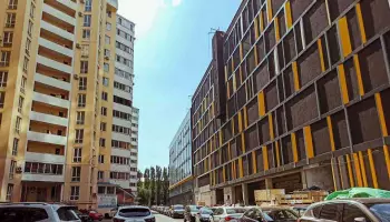 Тело мужчины нашли на общем балконе в Воронеже