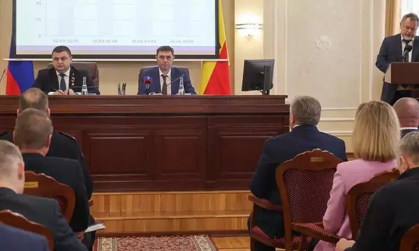 Ранний выход змей, бешенство животных и месячник благоустройства обсудили в мэрии Воронежа