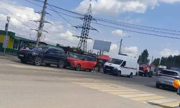В Семилуках Воронежской области в аварии с 3 автомобилями пострадал ребенок