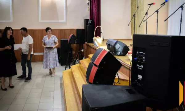 Для клуба лискинского села Сторожевое 2-е приобрели видеопроектор и акустическую систему