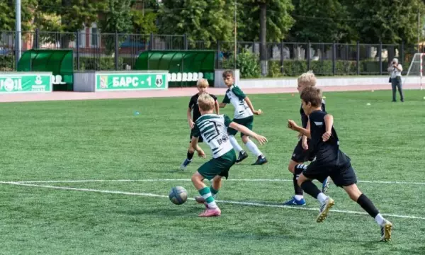 Юные футболисты в Боброве вышли на матч за Кубок губернатора в новой форме с эмблемой &laquo;ДРОЗД&raquo;