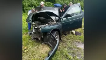 В Воронежской области лоб в лоб столкнулись ВАЗ и Toyota: погибла женщина