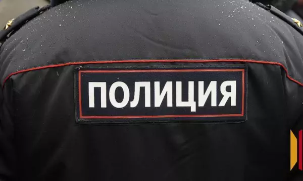 Воронежские полицейские поймали с поличным 20-летнюю уроженку Алтая, работавшую курьером мошенников