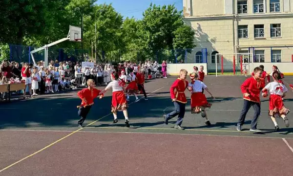 Сила &ndash; в людях: танцевальный фестиваль единства народов России прошёл в воронежской школе