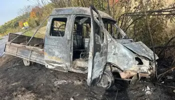 На трассе под Воронежем грузовая &laquo;Газель&raquo; сгорела после столкновения с КамАЗом
