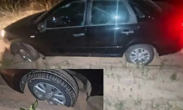 В Воронежской области полицейские выкопали из песка автомобиль заблудившегося водителя