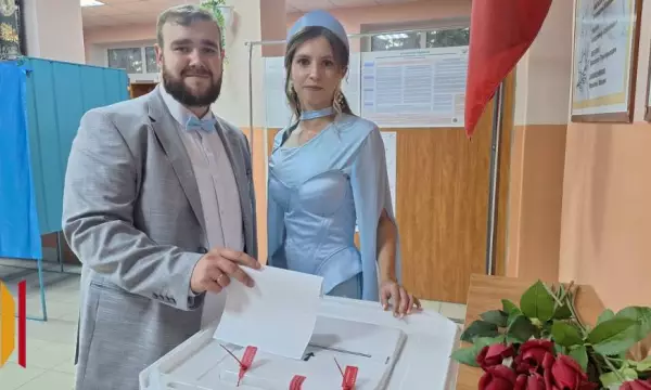 В Россоши молодожены после ЗАГСа приехали на избирательные участки