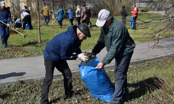 Жителей Поворино позвали в городской парк на субботник
