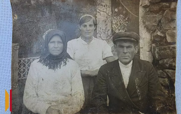 Елена с родителями