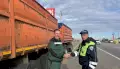 Воронежские полицейские пришли на помощь водителю КамАЗа, у которого оторвался карданный вал