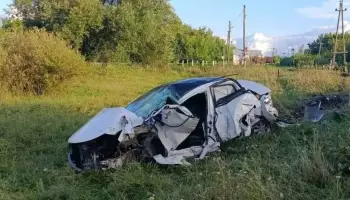 В Воронежской области Kia столкнулся с тепловозом: пострадали 2 человека