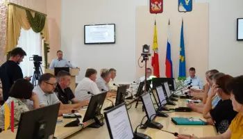 Вице-губернатор Дмитрий Маслов и депутат Госдумы Александр Сидякин посетили Острогожский район