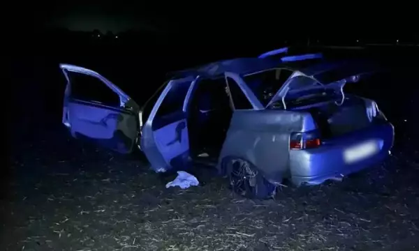 В Воронежской области ВАЗ вылетел с дороги и опрокинулся: пострадала 15-летняя девушка