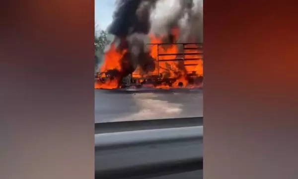 Вспыхнувший под Воронежем грузовик перевозил 500 кг муки