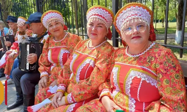 Жительниц Хохольского района попросили сделать фото в кокошнике и народном костюме