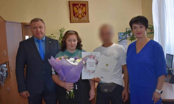 Воронежец повторно подписал контракт с Минобороны и женился