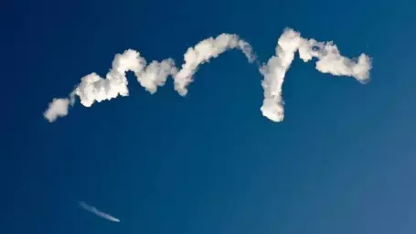 Из-за атаки беспилотников в Новоусманском районе Воронежской области загорелись два склада