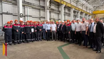 Вице-губернатор Воронежской области Дмитрий Маслов и депутат Госдумы РФ Александр Сидякин побывали в локомотивном депо в Лисках