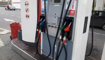 Огромные очереди выстроились на воронежских АЗС за бензином