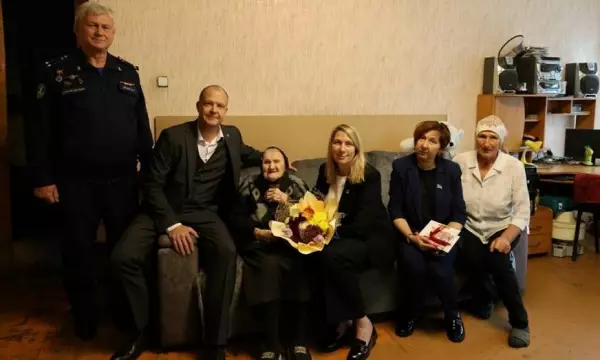 Жительницу Новой Усмани Александру Кирееву поздравили с 103-летием
