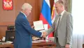 Воронежский губернатор Александр Гусев поздравил министра Михаила Москальцова с юбилеем