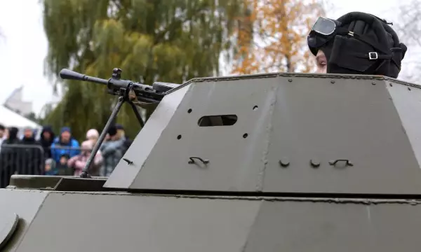 Главное за ночь. Военной техники на параде Победы не будет, а Лариса Долина сняла квартиру за 700 тысяч в месяц