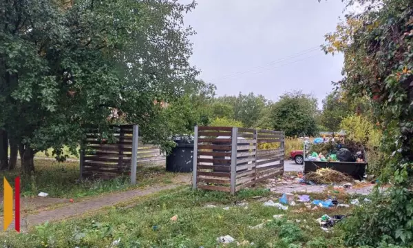 В Хохольском районе двух жителей оштрафовали за складирование растительных отходов возле мусорных баков