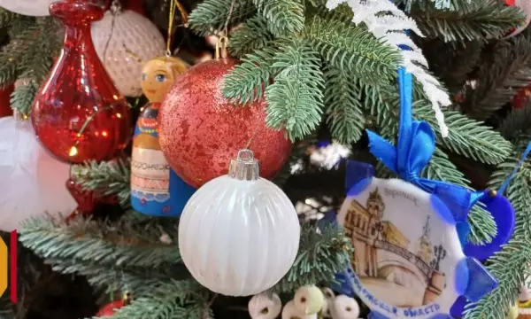 Хохольцев пригласили к участию в конкурсе елочных игрушек