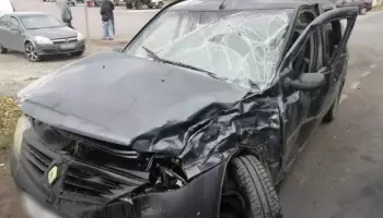 В столкновении Renault и фуры в Воронежской области пострадали 3 человека