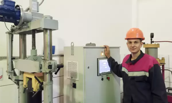 В депо Поворино внедрён современный стенд для испытания гидродемпферов